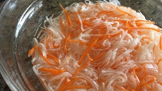 🇨🇦 Cách Ngâm Chua Củ Cải, Cà Rốt Để Bán Bánh Mỳ // Daikon, Carrot Pickle. Cuộc Sống Canada.