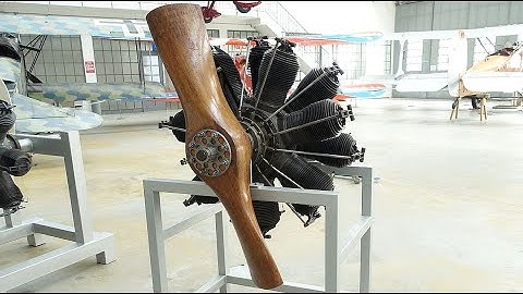 Old ROTARY vs RADIAL Engines Cold Start Smoke and Sound 2