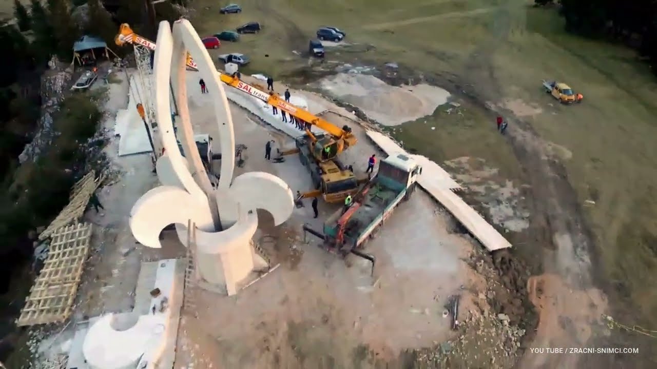 POSTAVLJANJE LJILJANA na LJUTOJ GREDI 03  Nov. 2022 Pogled iz Zraka