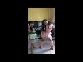 プリキュアのコスチュームを手に入れてご機嫌でダンスをおどるふたり