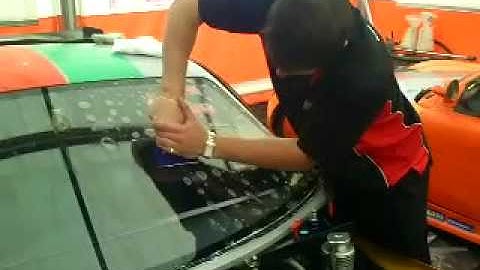 Showtrax - Racing Optics Windscreen Tear Offs - Fitting Guide (Part 2)