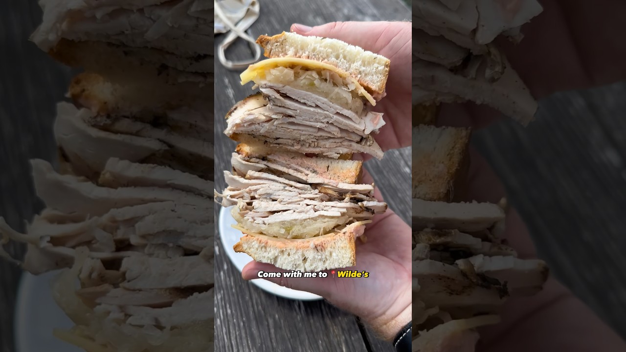 JEWISH DELI SALT BEEF AND TURKEY SANDWICHES #hiddengems #london #foodie #foodreview #shorts