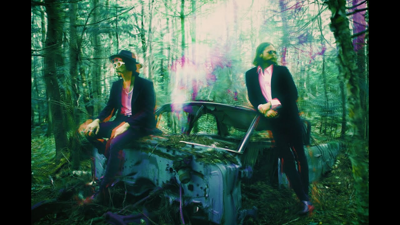 在 YouTube 上觀看「New Bleach - HIGH (Official Lyrics Video)」