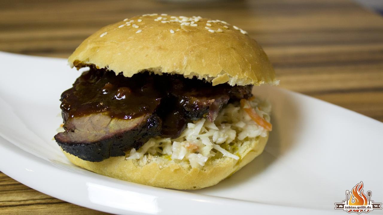 Wildschwein Burger für UdenheimBBQ vom GMG BBQ Pellet Smoker mit Coleslaw mal anders 