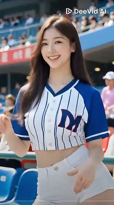 Cheerleader from Japan with a Beautiful Smile  Sexy Dance Performance