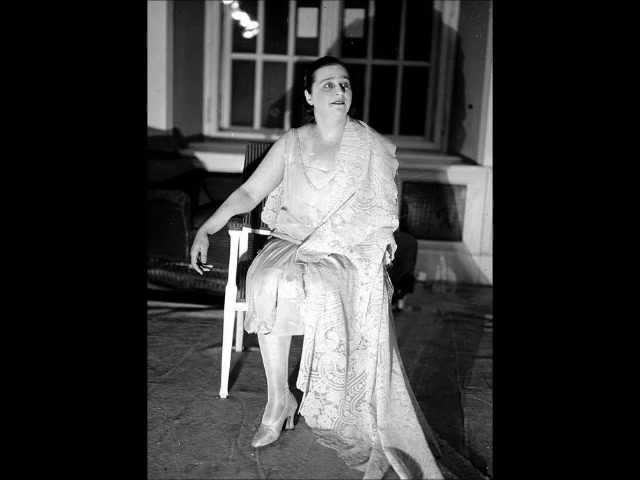 Obejrzyj Xenia Belmas, sopr. "Was I not a little blade of grass" Opus 47 no 7 Tchaikovski, Polydor 1929 w YouTube Obejrzyj Xenia Belmas, sopr. "Was I not a little blade of grass" Opus 47 no 7 Tchaikovski, Polydor 1929 w YouTube