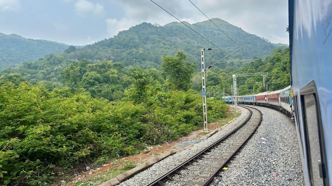 Train journey in Gomteshwara express from Kunigal to Subrahmanya | Dangerous bridges & tunnels | IR
