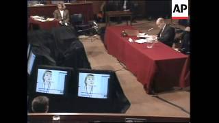 USA: WASHINGTON: CLINTON CONTINUES TO DEFEND WIFE OVER WHITEWATER