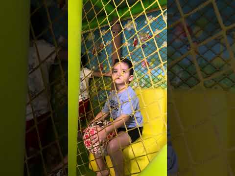 بس يبلش سام ثقالي ع الولاد