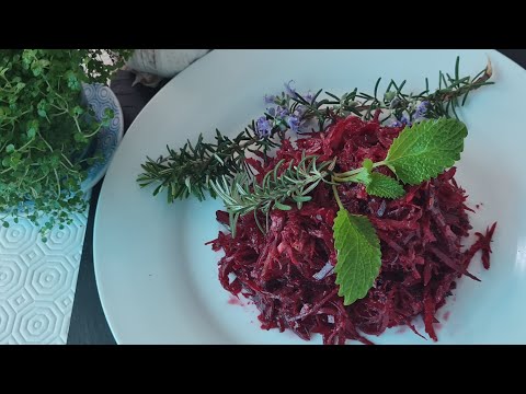 Video: Ce Salate Se Pot Face Din Sfeclă Crudă