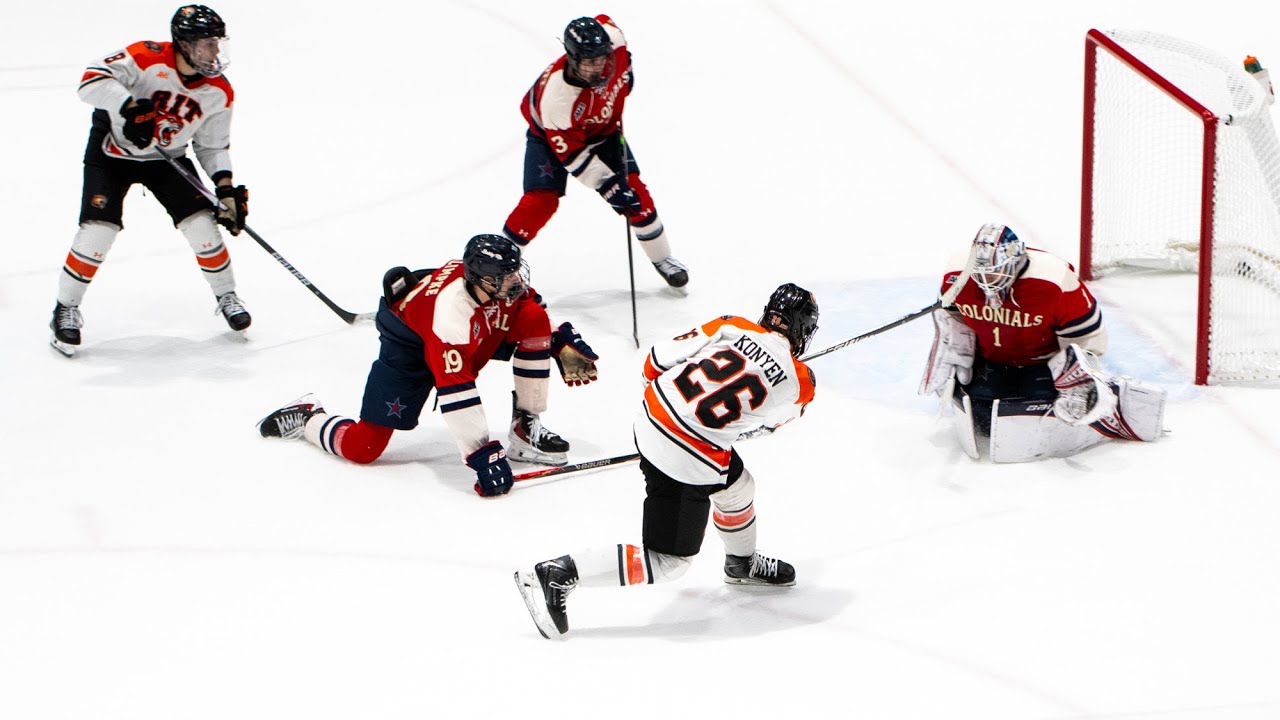 Men's Hockey: Evan Konyen