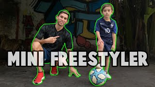 MINI FREESTYLER de 5 AÑOS te enseña sus TRUCOS de FREESTYLE y FUTBOL