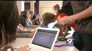 Students Vote in Mock Election