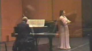 Elly Ameling live sings Ernest Chausson's "Le Colibri"