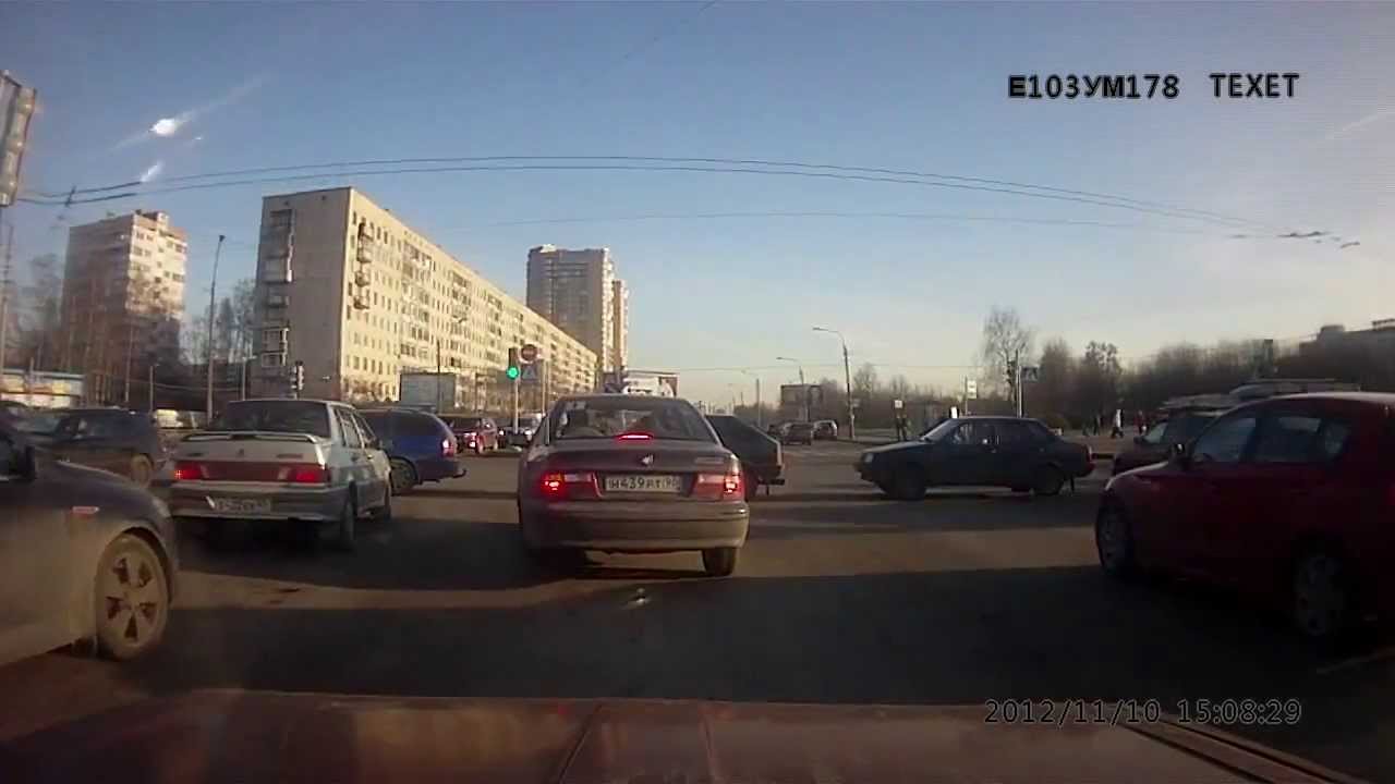 ДТП на перекрестке