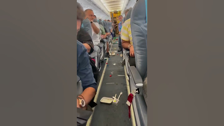 İstanbul-Bakü seferini yapan yolcu uçağı türbülansa girdi; Uçak savaş alanına döndü