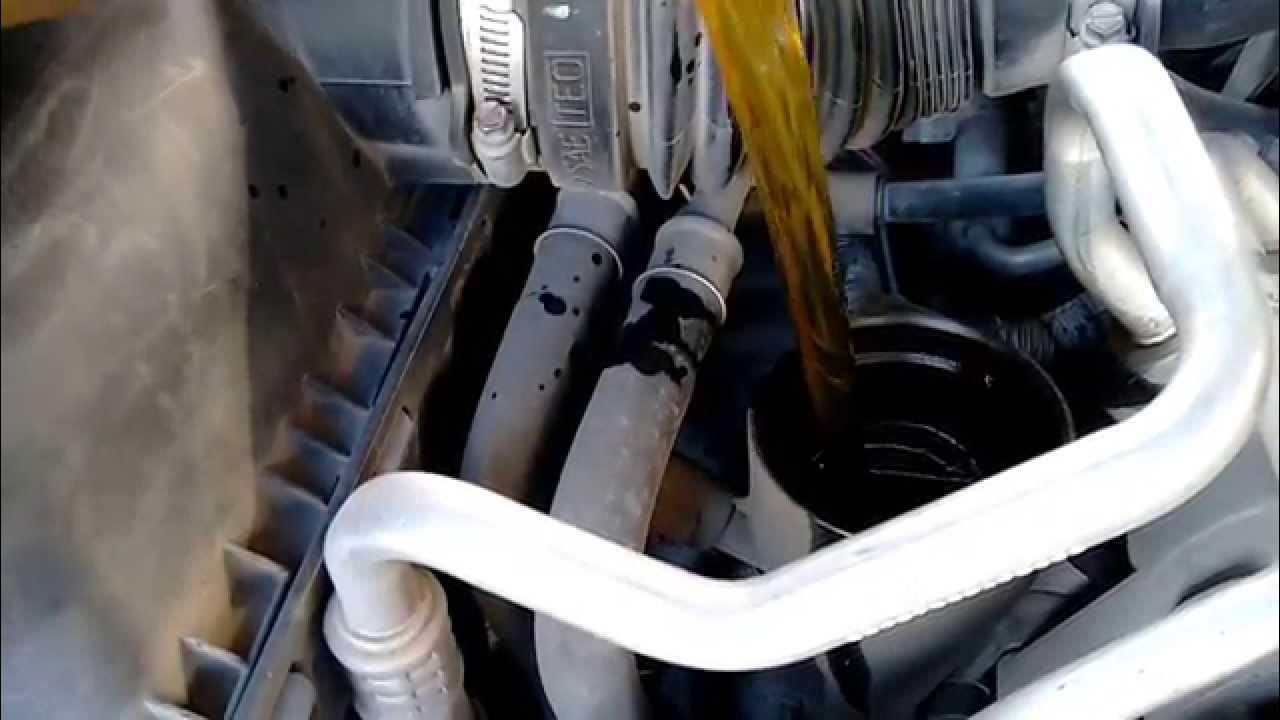 COMO SE LE PONE ACEITE A LA CAMIONETA - YouTube