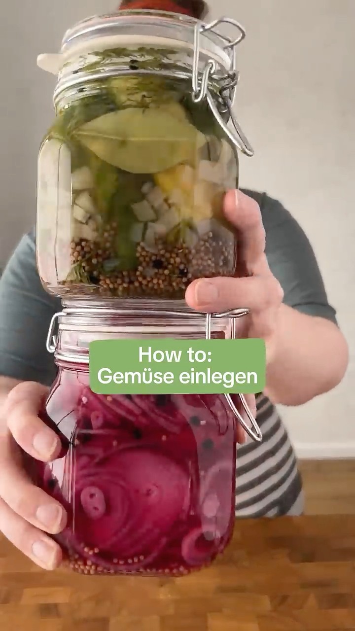 Eingelegtes Gemüse – Zwiebeln &amp; Gurken einlegen nach Omas Rezept 🧅🥒 ...
