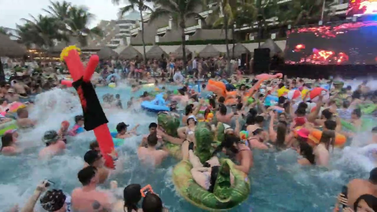 HOL! LIVE @ PARADISE BLUE [POOL STAGE]