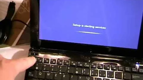 ASUS  Eee PC 1015PE Netbook Unboxing