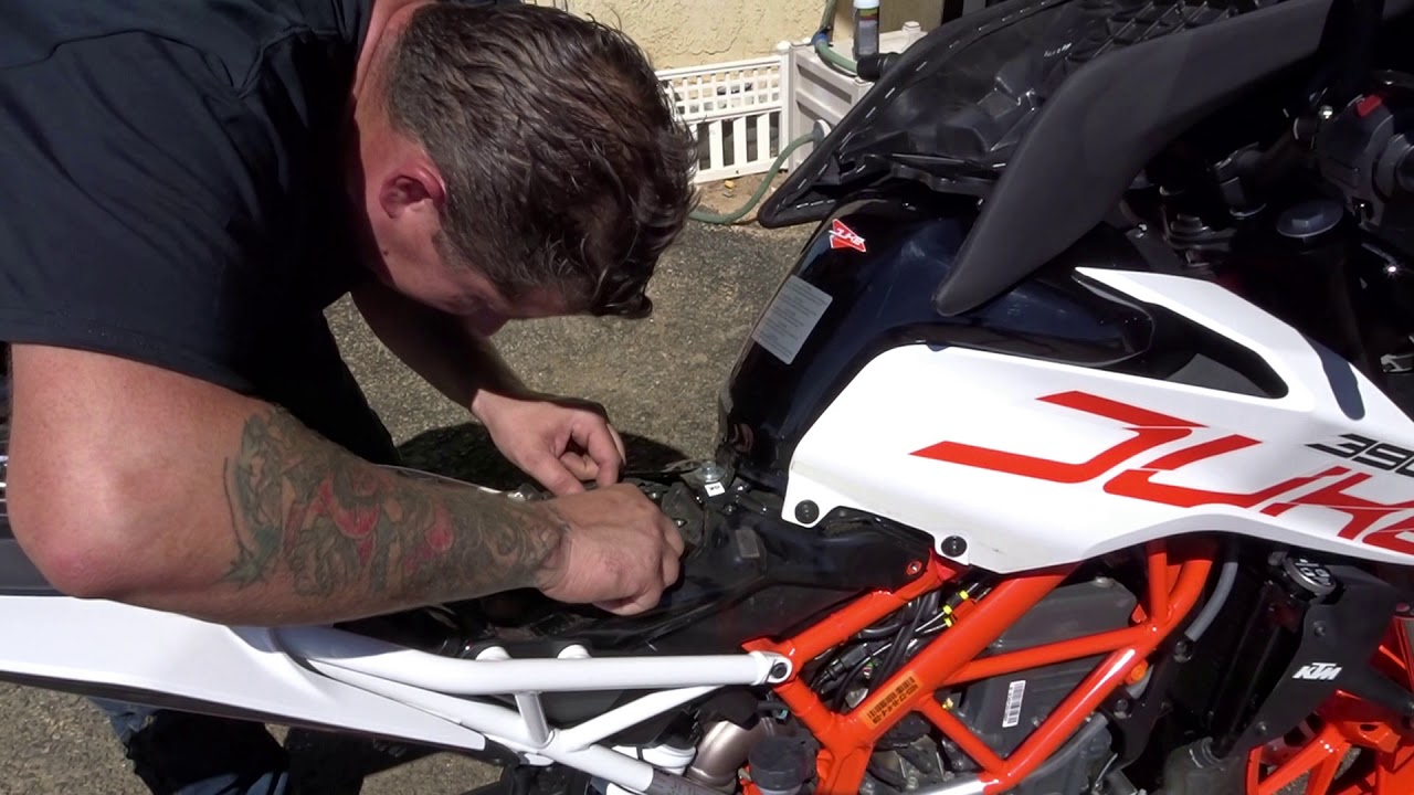 how to use a motorcycle