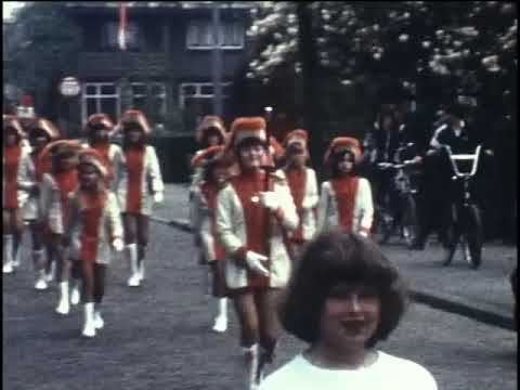 Optreden en rondgang Drumband en Majorettes AGV De Springbokken