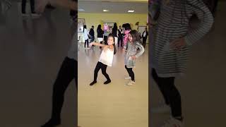 Sude Vs Asya Dans Ediyor