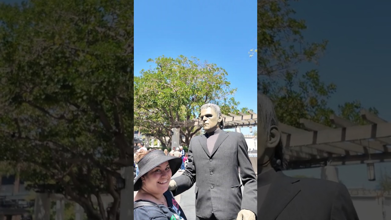 Meeting the Universal Monsters! #youtubeshorts Meeting the Universal Monsters! #youtubeshorts