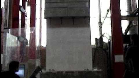 Rectangular masonry wall panel shake table test