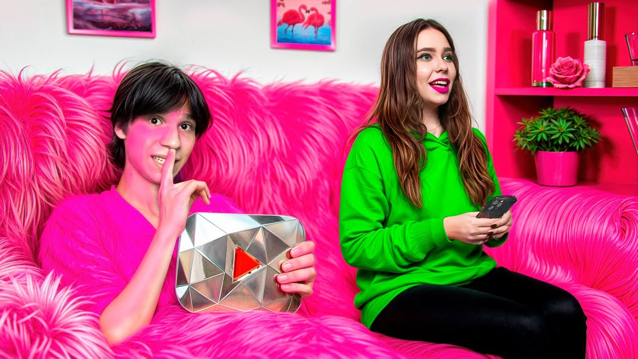 Злой бывший ПРОБРАЛСЯ В НАШ ДОМ чтобы УЗНАТЬ ВСЕ СЕКРЕТЫ !