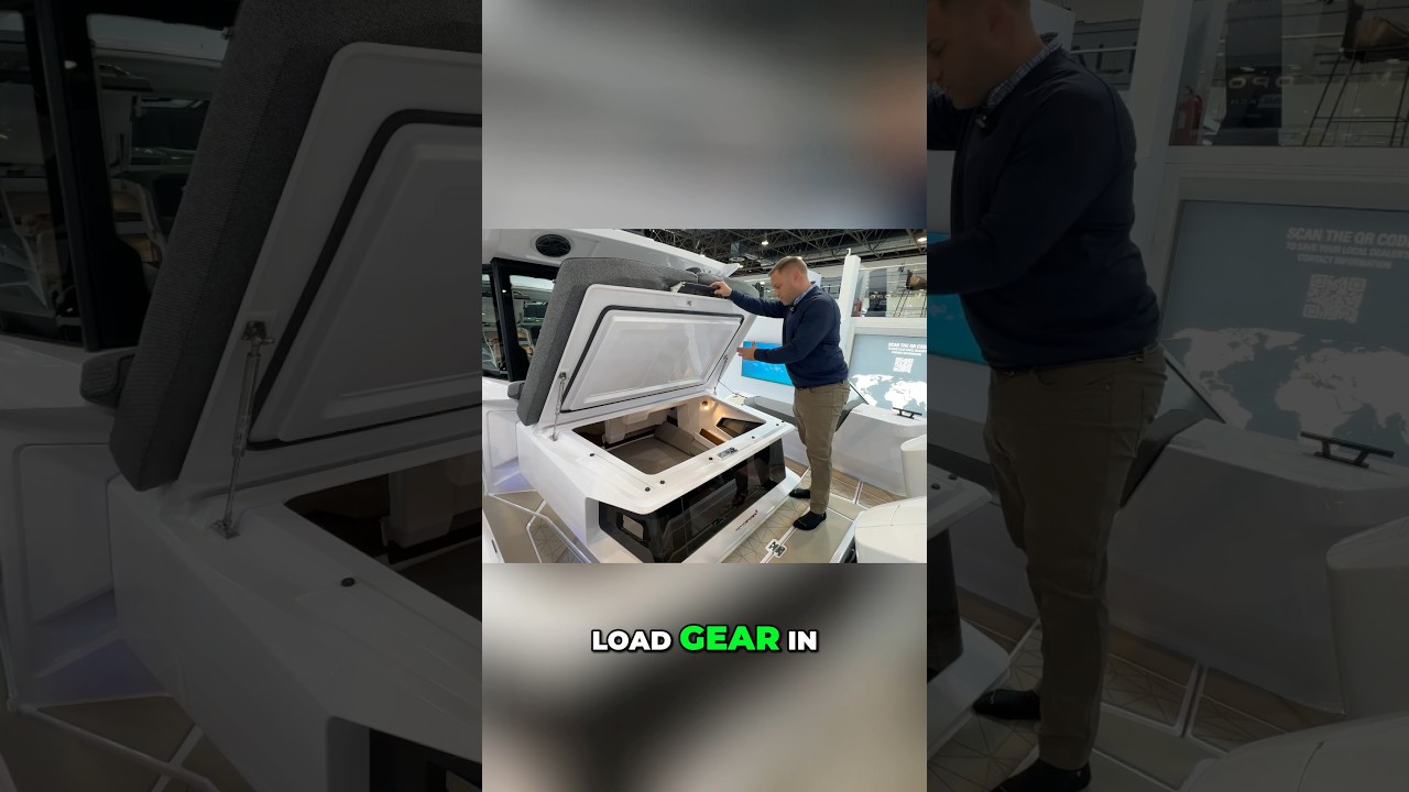 ⁣Axopar 38 Wet Bar vs. Aft Cabin - Which is YOUR Choice?