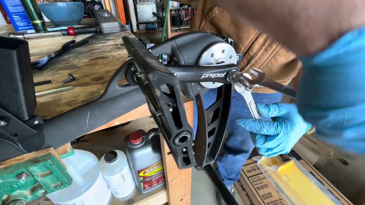 How to use a crank arm puller on a Native Watercraft Propel Drive