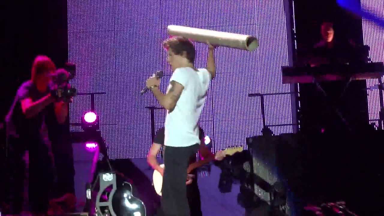 One Direction - Live While We're Young - Berlin, 11.05.2013