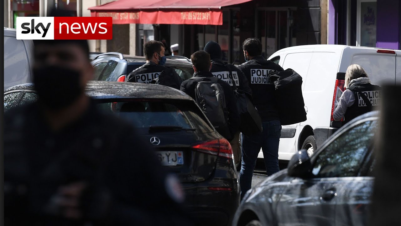 Injuries in Paris knife attack