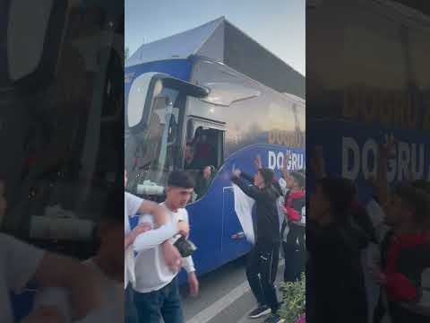 CHP mitingi sonrası Ak Parti seçim otobüsüyle mitinge katılan seçmenlerin karşılaşması…
