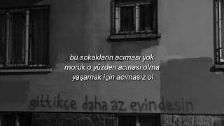 Tırnaklarımla Kazıyarak Geldim O Yüzden Sikeyim Manikürünü.