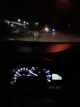 Story' WA IG nyetir mobil di waktu malam hari