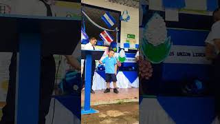 Alumno de parvularia  6 del C.E Caserío Amate  hablando del ave nacional de El Salvador