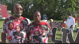 East St. Louis couple brings awareness to son's unsolved murder