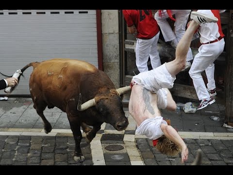 Wideo: Pamplona Bull Runner: Pierwsza śmierć Od 1995 R. - Matador Network