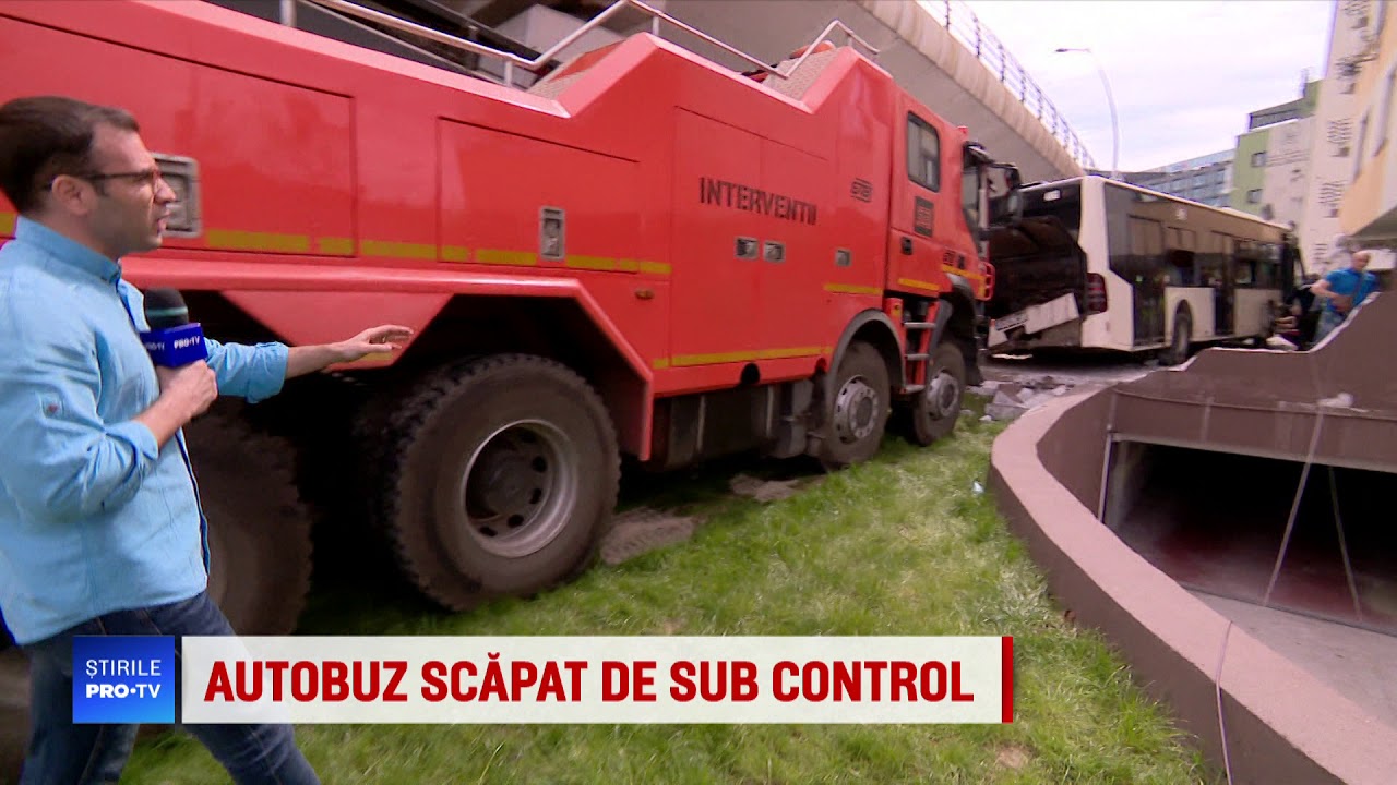 La un pas de tragedie. Filmul accidentului din Capitală cu autobuzul STB