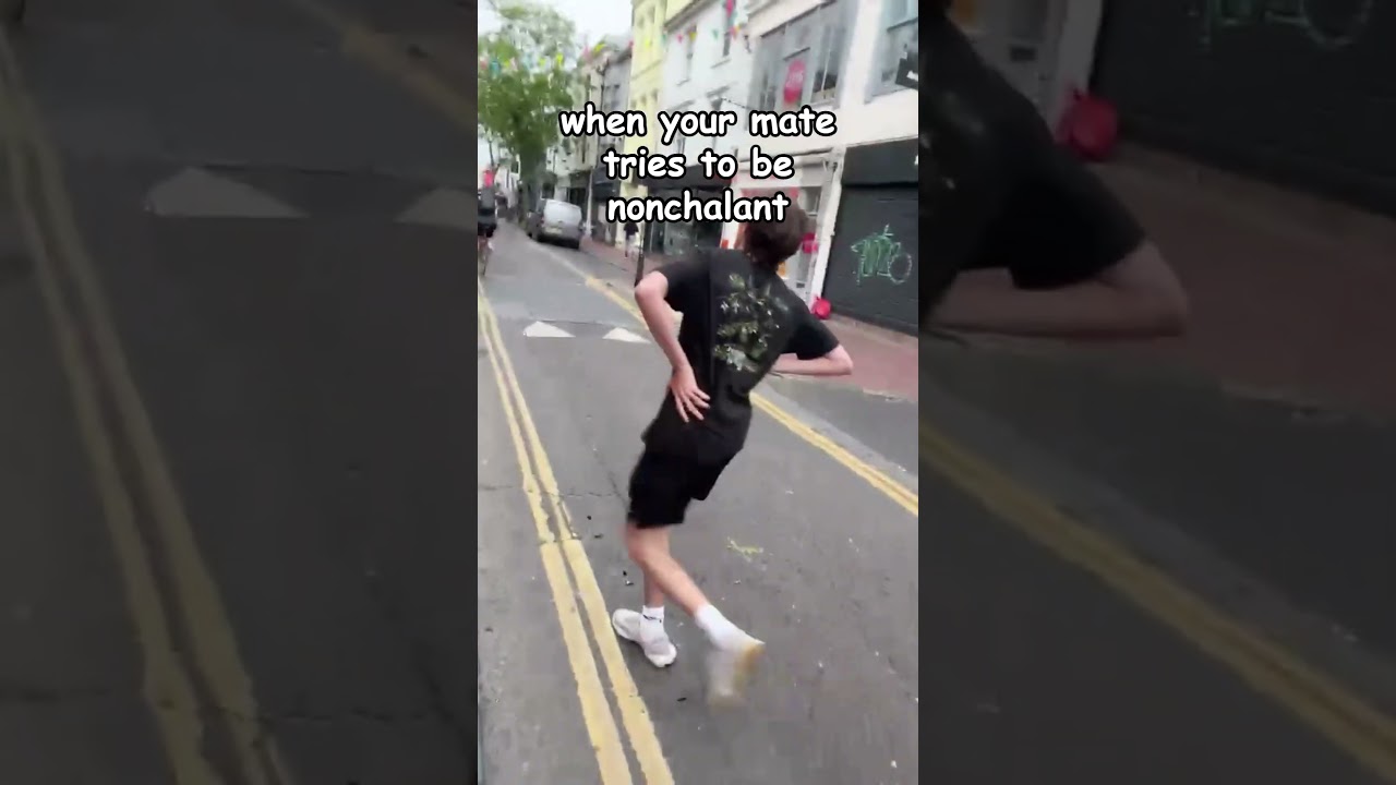 he is NOT nonchalant. #funnymoments #twitchclips #irlstream #maxggs