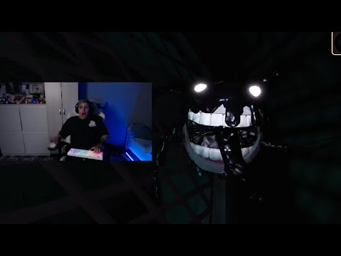 Мазеллов смешно пугается скримера в роблокс 🤣