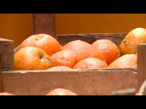 Vidéo: Liqueur D'orange Maison