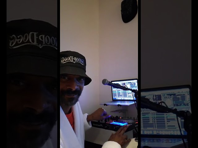 Snoop Dogg (@snoopdogg) archived Instagram live stream from April 21, 2020