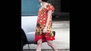 Lena Headey Shows off Her Feet and Long Legs