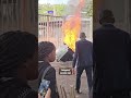 Stak de burgemeester Bally Bagayoko vuilnisbakken in brand tijdens studentenprotesten? #vrtnwscheck