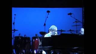 Video thumbnail of "Paolo Conte - Onda Su Onda (Live Napoli-Arena Flegrea)"