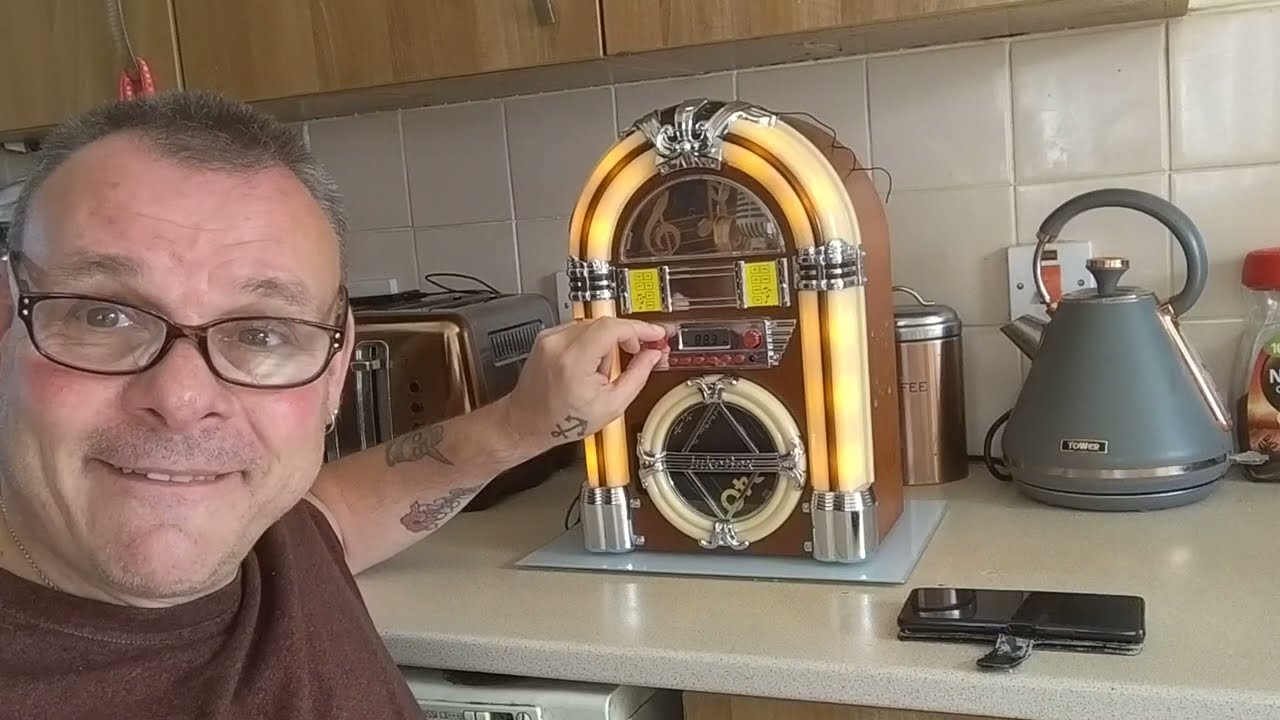 Unboxing mini CD/Bluetooth jukebox #jukebox #hifi #music#fun