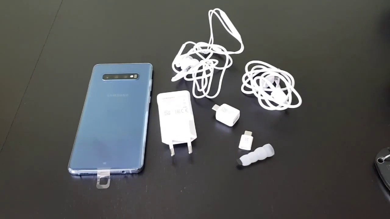 Unboxing Samsung Galaxy S10 Plus Prism Blue